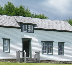 Exterior of the Queens County Heritage – Flower House