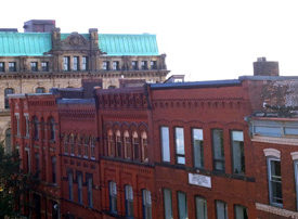 Prince William Street à Saint John, composée principalement de bâtiments en briques de style italianisant